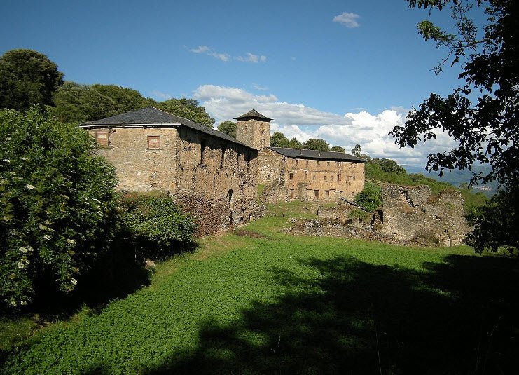 Castillo de Corullón, Spain